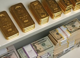 Đồng USD yếu, vàng vẫn rớt giá